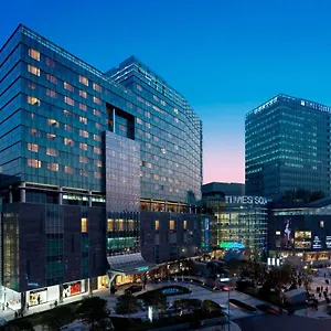 Courtyard By Marriott Times Square Сеул