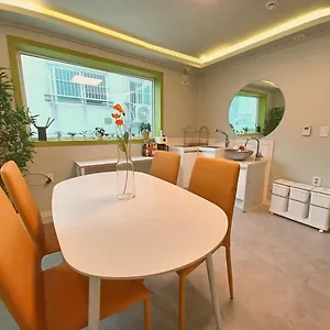 Four Seasons House 2* Сеул