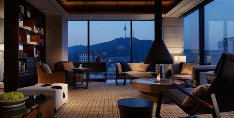 Royal Hotel Seoul 4*,
